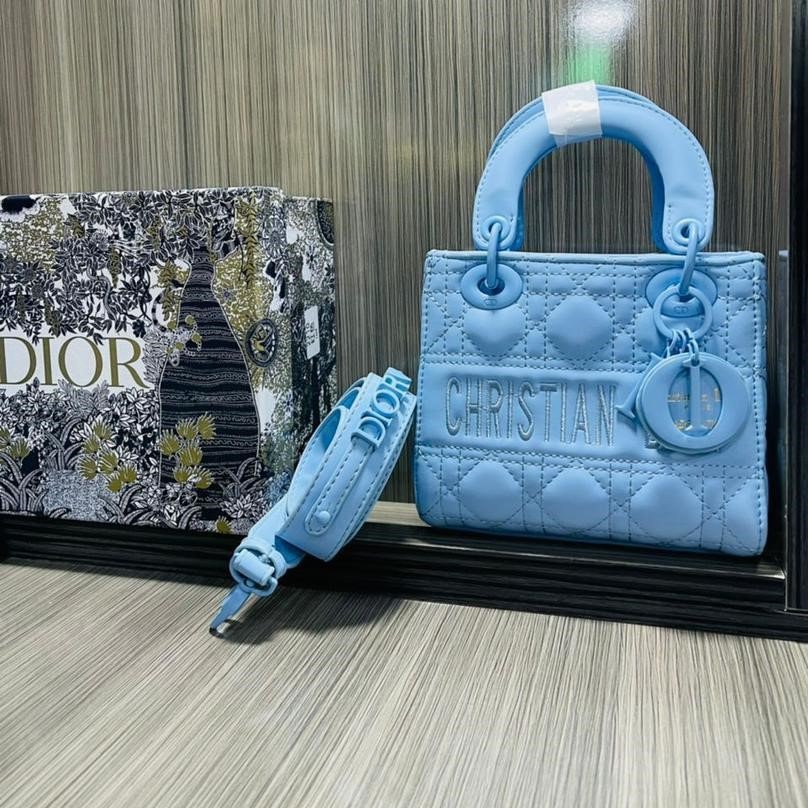 CHRISTIAN DIOR HAND BAG 033-03